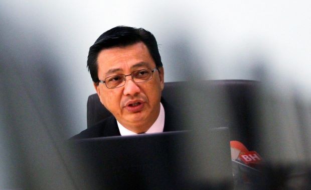 Malaysia transport chief optimistic in locating MH370