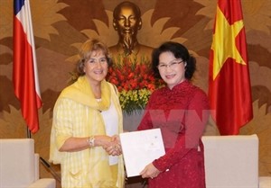 NA Vice Chairwoman receives Chilean parliamentarian