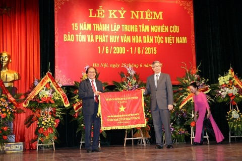 Developing Vietnam's culture characterized by national identities