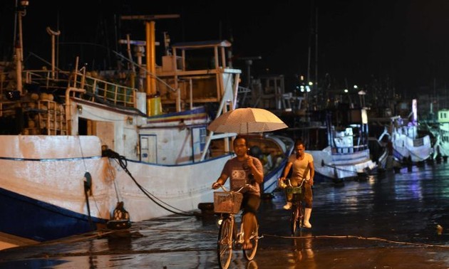 Thousands evacuated as typhoon Soudelor heads toward Taiwan