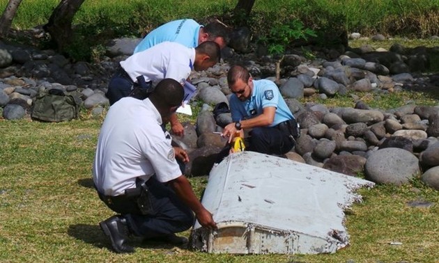 Analysis of possible MH370 debris continues