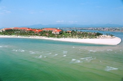 Nhat Le among 10 most attractive beaches in Vietnam 