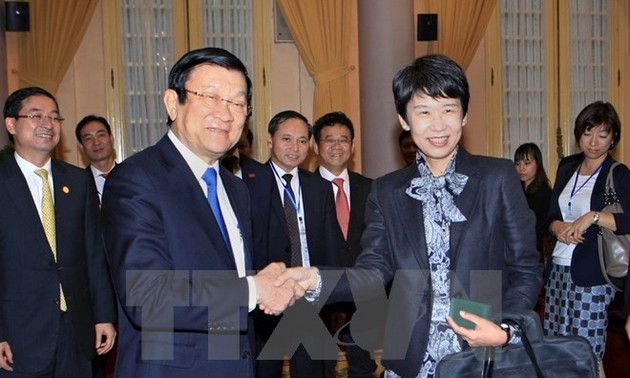 President Sang greets Japanese entrepreneurs