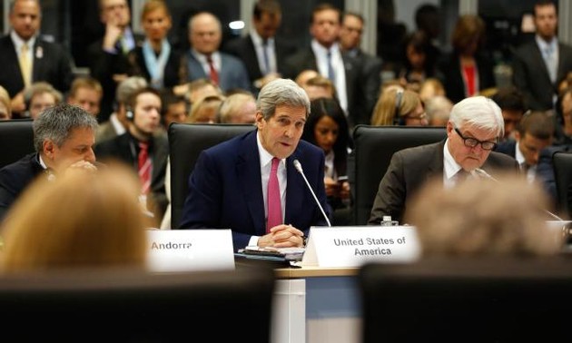 US calls for Syrian, Arab ground troops against IS