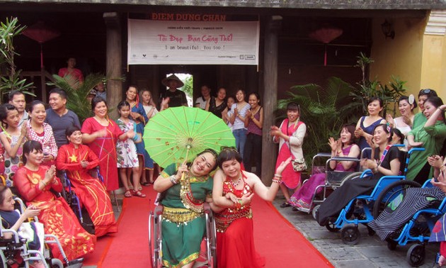 Fashion show discovers the beauty of the disabled  