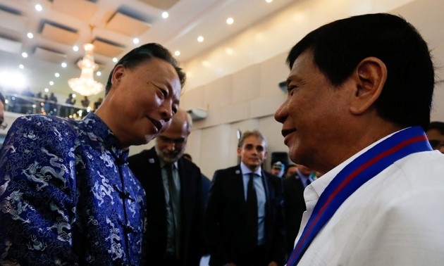 Philippine President: Talks with China should be based on arbitration court's ruling