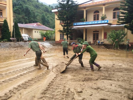  Joint efforts to help flood victims in northern mountain provinces