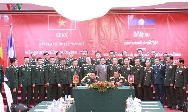  Vietnam, Lao enjoy special defense ties
