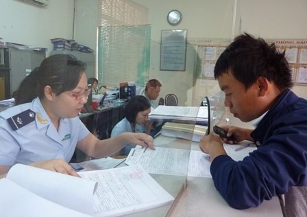 HCMC customs sector boosts administrative reform