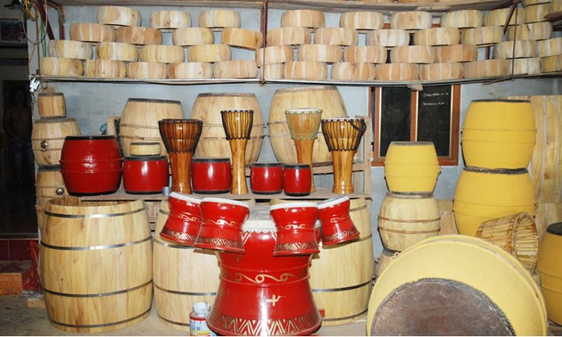Doi Tam village and the art of drum making