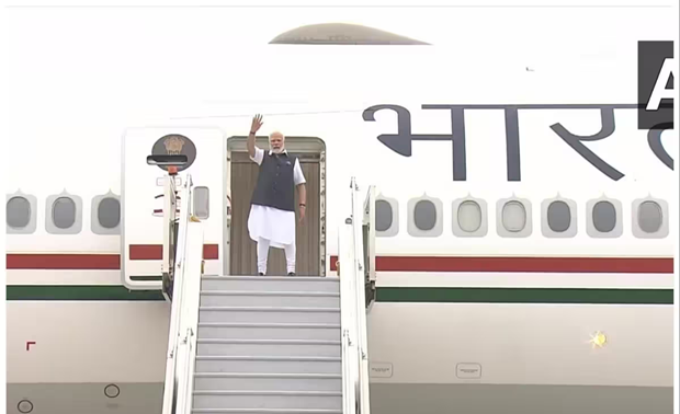 Indian Prime Minister Modi begins official visit to France