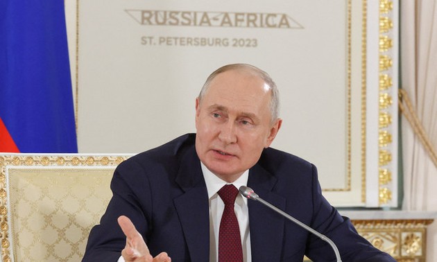 Putin says Russia does not reject talks with Ukraine