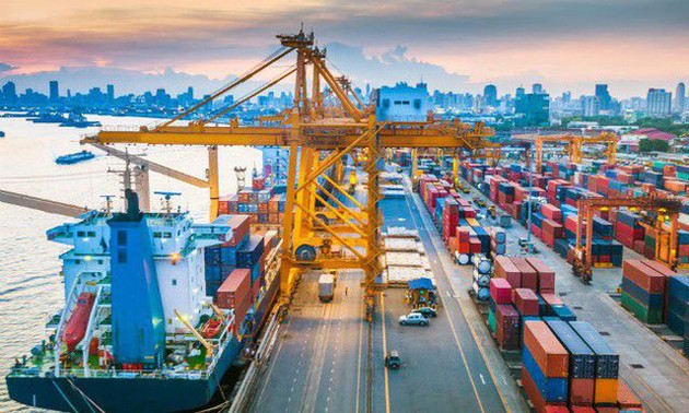 Vietnam’s trade surplus reaching 16 billion USD by mid-August