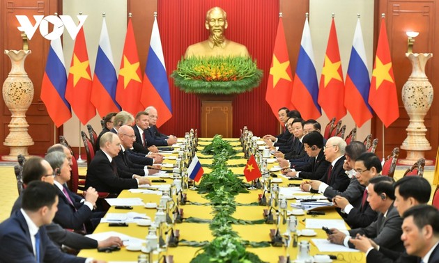 President Putin hails productive Vietnam talks, wishes further cooperation 