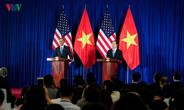美国总统奥巴马开始对越南进行正式访问