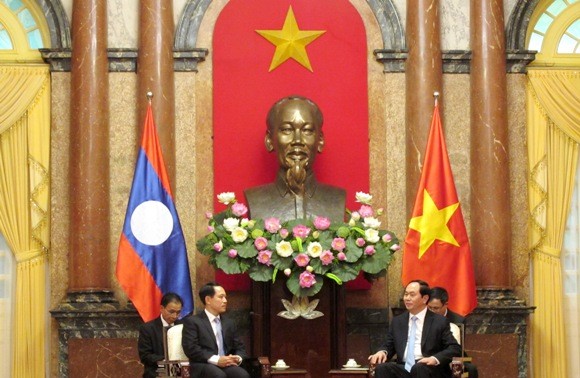 陈大光会见老挝外交部长沙伦赛和老挝驻越大使通沙万