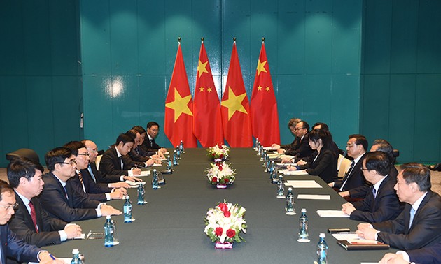 阮春福会见中国国务院总理李克强和保加利亚总统普列夫内利耶夫