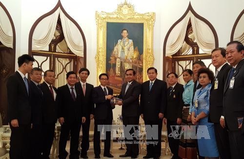 越南政府副总理武德担正式访问泰国