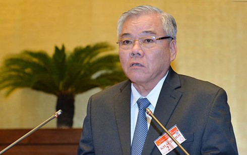 越南14届国会2次会议向一些法律修正案（草案）提供意见