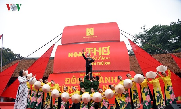 Khai mạc Ngày Thơ Việt Nam lần thứ 16 tại Văn Miếu - Quốc Tử Giám