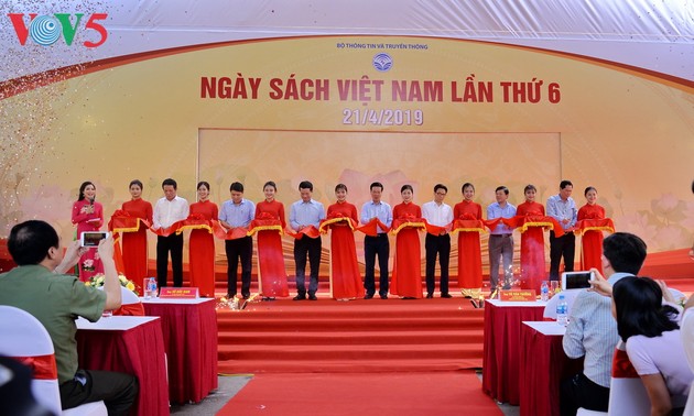 Ngày sách Việt Nam lần thứ 6: Truyền lửa văn hóa đọc