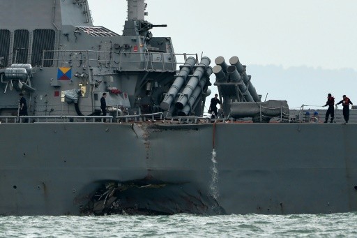 Collision au large de Singapour: 10 marins américains portés disparus