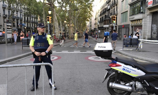 Attentat de Barcelone: la police a abattu le conducteur de la fourgonnette