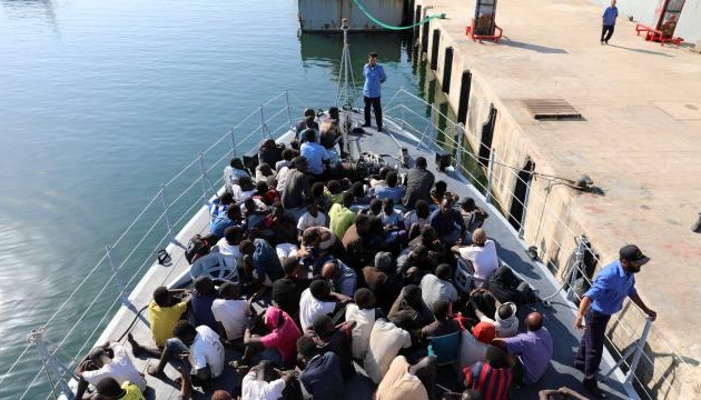 Libye: 300 migrants secourus au large de Tripoli