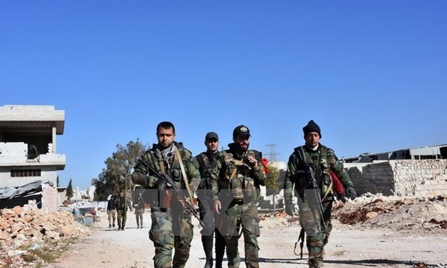 Syrie : Assad félicite l'armée pour avoir brisé le siège djihadiste de Deir Ezzor