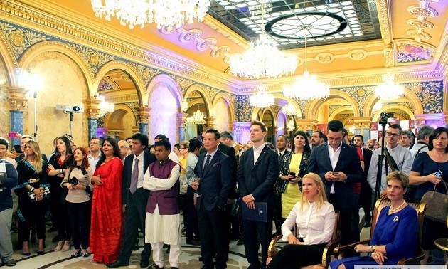 Le Vietnam participe au Festival des ambassades en Roumanie