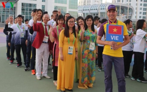 Lever du drapeau vietnamien aux Jeux sportifs en salle et d’arts martiaux asiatiques 2017
