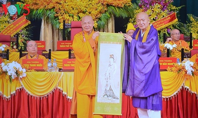 Clôture du 8ème Congrès national des bouddhistes vietnamiens