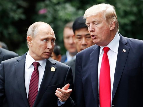 Trump et Poutine discutent des points chauds