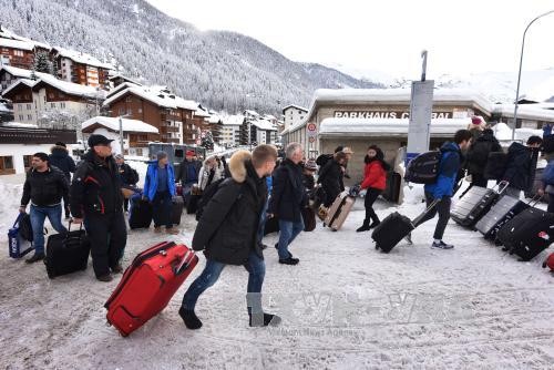 Davos sous la neige, le trafic perturbé