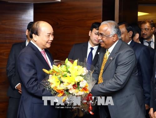 Nguyen Xuan Phuc rencontre des chefs d’entreprises indiennes