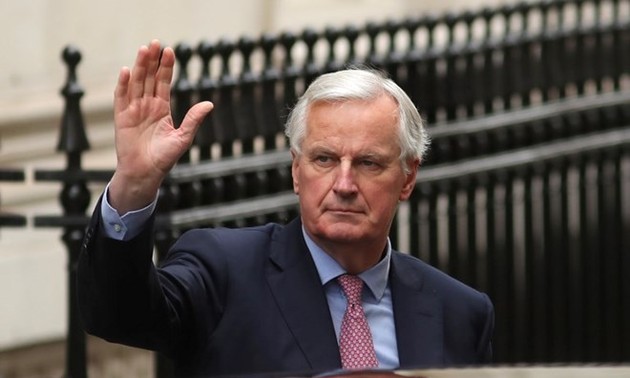Brexit: Il est temps de choisir, a dit Barnier à Londres