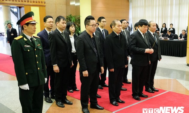 Les dirigeants de VOV rendent hommage à l’ancien Premier ministre Phan Van Khai