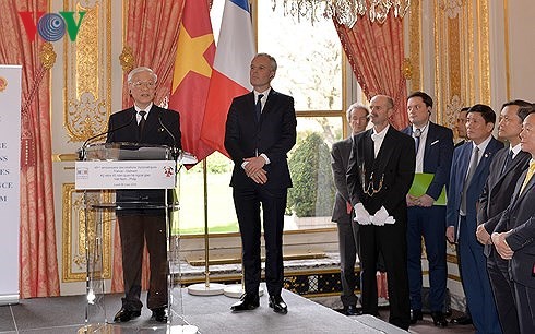 Nguyên Phu Trong remercie Emmanuel Macron pour son accueil
