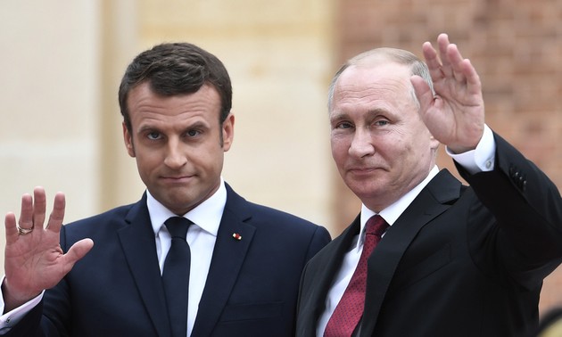 Emmanuel Macron à Saint-Pétersbourg pour parler Iran, Syrie et Ukraine 