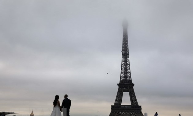 La tour Eiffel a rouvert vendredi, après une grève des salariés