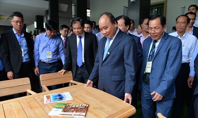 Nguyên Xuân Phuc: L’industrie du bois doit devenir un pivot des exportations nationales