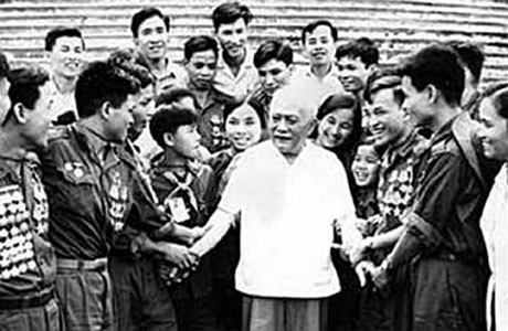 Colloque : Tôn Duc Thang, un révolutionnaire exemplaire et un dirigeant éminent