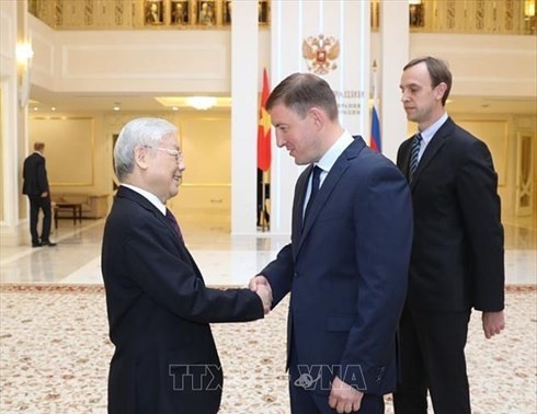 Nguyên Phu Trong rencontre des responsables des deux chambres du Parlement russe