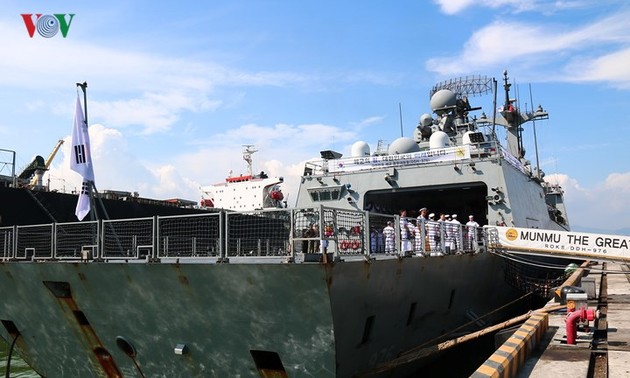 Un destroyer de la Marine sud-coréenne visite Da Nang