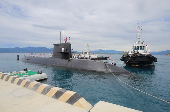 Un sous-marin japonais au port de Cam Ranh