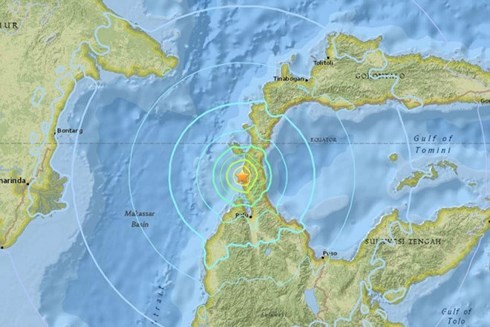 Séisme en Indonésie : au moins cinq personnes disparues après le tsunami