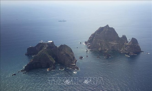 Les parlementaires sud-coréens rendent visite à l’archipel en litige avec le Japon