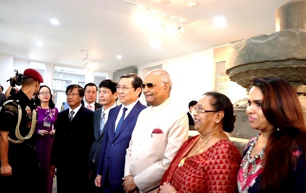 Activités du président indien à Da Nang et à Quang Nam