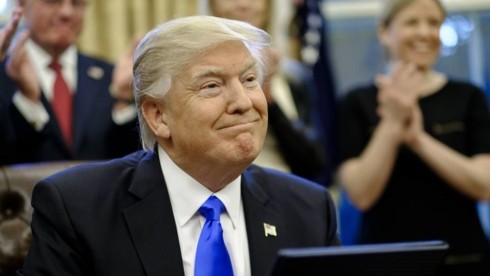 Trump annonce la conclusion d'un accord pour réactiver les services gouvernementaux pendant trois semaines