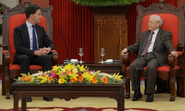 Nguyên Phu Trong reçoit le Premier ministre hollandais 